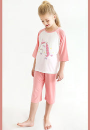 パジャマ 上下セット ルームウェア 子供服 キッズ ジュニア 女の子 寝間着 部屋着 七分袖 ハーフパンツ 短パン プルオーバー ラグランスリーブ ラウンドネック トップス ボトムス ウエストゴム ナイトウェア ユニコーン プリント 可愛い 室内着 寝巻き 女児 こども服