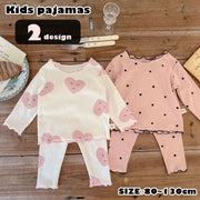 パジャマ 寝巻 寝間着 ルームウェア 部屋着 キッズ 子ども服 子供服 女の子 長袖 長ズボン ロングパンツ 袖フリル 裾フリル プルオーバー ゴムウエスト 総柄 ハート ドット 水玉 ホワイト ピンク カジュアル かわいい キュート