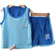 セットアップ 上下セット タンクトップ ハーフパンツ キッズ ジュニア ベビー 男の子 女の子 子供服 トップス ボトムス ノースリーブ 袖なし ラウンドネック 丸首 半ズボン メッシュ ウエストゴム ロゴ 英字 グレー ブルー カジュアル シンプル おしゃれ かわいい かっこいい スポーツ 運動 普段着 グリーン オレンジ