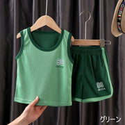 セットアップ 上下セット タンクトップ ハーフパンツ キッズ ジュニア ベビー 男の子 女の子 子供服 トップス ボトムス ノースリーブ 袖なし ラウンドネック 丸首 半ズボン メッシュ ウエストゴム ロゴ 英字 グレー ブルー カジュアル シンプル おしゃれ かわいい かっこいい スポーツ 運動 普段着 グリーン オレンジ