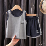 セットアップ 上下セット タンクトップ ハーフパンツ キッズ ジュニア ベビー 男の子 女の子 子供服 トップス ボトムス ノースリーブ 袖なし ラウンドネック 丸首 半ズボン メッシュ ウエストゴム ロゴ 英字 グレー ブルー カジュアル シンプル おしゃれ かわいい かっこいい スポーツ 運動 普段着 グリーン オレンジ