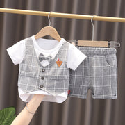 セットアップ 上下 2点セット キッズ ベビー 子供 男の子 トップス ボトムス カットソー Tシャツ 重ね着風 ベスト風 蝶ネクタイ 半袖 ラウンドネック 半ズボン チェック柄 格子柄 お洒落 お出かけ フォーマル 男児 子供服