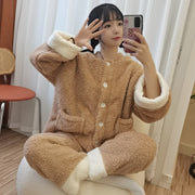 ルームウェア 上下セット レディース セットアップ ２点セット パジャマ 長袖 トップス 長ズボン フード付き 耳付き クマモチーフ 熊 アニマル 部屋着 女性 コスプレ もこもこ ふわふわ ボア 暖かい 前開き 前ポケット 可愛い かわいい