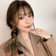 シュシュ 2個セット レディース 女性 ヘアアクセサリー ロングリボン 大きめリボン フェイクパール オーガンジー まとめ髪 ヘアアレンジ きれいめ 上品 おしゃれ かわいい プレゼント 贈り物 プチギフト