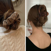 シュシュ バンスクリップ 2点セット レディース 女性 ヘアアクセサリー 大きめ ベロア調 クロス ブラウンマーブル つや消し まとめ髪 ヘアアレンジ きれいめ 上品 おしゃれ かわいい