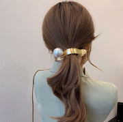 ヘアアクセサリー 2点セット レディース 女性 大人女子 カチューシャ ラインストーン ヘアクリップ パール調 アーチ 髪飾り 結婚式 フォーマル パーティー 謝恩会 上品 かわいい おしゃれ