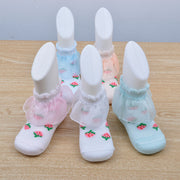 靴下 ショートソックス キッズ ベビー ジュニア 子供用 女の子 ガールズ くつ下 くつした ショート丈 レース フリル イチゴ柄 苺 可愛い ガーリー キュート お洒落 ファッション小物