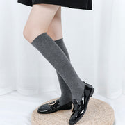 ハイソックス レディース 靴下 くつ下 ロング 膝丈 ひざ丈 無地 シンプル カジュアル 吸汗 美脚 春 夏 秋 冬 フリーサイズ