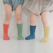 靴下 クルーソックス 3足セット ベビー 赤ちゃん キッズ 子供 女の子 男の子 レッグウェア くつ下 無地 滑り止め ファッション小物 単色 シンプル かわいい ナチュラル おしゃれ カジュアル 定番 着回し お出かけ 運動 通園 通学 ピンク 白 黄 青 緑 灰