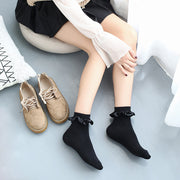 ショートソックス 靴下 レディース 女性 レッグウェア くつした くつ下 フリル シンプル おしゃれ かわいい キュート ガーリー ロリータ系 甘ロリ プリンセス 姫系 コスプレ ホワイト ブラック 婦人用