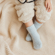 靴下 クルーソックス くつ下 ベビー キッズ 乳児 幼児 子供 ふわふわ ボア 厚手 ふわふわ 滑り止め付き 防寒 あったか 暖かい ルームソックス クルー丈 ファッション小物 単色 カラバリ豊富 かわいい キュート 秋冬 おしゃれ 黒 白 青 ピンク 灰 キャメル 紫 黄 ベージュ