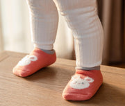 靴下 ショートソックス くるぶし丈 ベビー キッズ 子供用 女の子 男の子 くつ下 滑り止め 暖かい あったか アニマル 動物 うさぎ くま ペンギン キュート かわいい カジュアル おしゃれ お出かけ 普段使い お出かけ 男児 女児