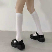ハイソックス レディース ソックス 靴下 シンプル 無地 黒 白 ブラック ホワイト カジュアル オフィス 女性 婦人 かわいい おしゃれ 高校生 学生 通勤 通学