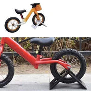 子供用バイクスタンド キックバイクスタンド 子供用自転車スタンド ストライダー用スタンド キッズ用 保管 ディスプレイ 片輪 キッズバイク ペダルなし二輪遊具用 バランスバイク用 トレーニングバイク用 ランニングバイク用 整理整頓 片付け ホルダー