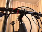 自転車用ケーブルクリップ 同色10個セット 自転車用品 メンテナンス用品 S字 ブラック レッド アウターケーブル シンプル 360度 回る