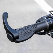 ハンドルグリップ エルゴグリップ 自転車パーツ マウンテンバイク クロスバイク ゴム 牛角 角 エルゴ 滑り止め 取り付け簡単 交換 握りやすい 角度調整 サイクリング 通勤 通学