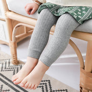 レギンス ベビー キッズ スパッツ タイツ 女の子 男の子 リブ シンプル 無地 春 秋 冬 80cm 90cm 100cm 110cm  防寒 膝保護 着回し 保育園 幼稚園 小学生 カラバリ豊富 あったか ヘビロテ 子供用 赤ちゃん ブラック 黒 白 ホワイト ナチュラル カジュアル くすみカラー おしゃれ かわいい かっこいい