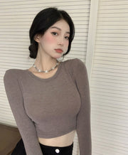 カットソー ショート丈 長袖 レディース 女性 トップス ラウンドネック ミニ丈 プルオーバー 薄手 細身 単色 無地 シンプル 着回し かわいい ヘビロテ へそ出し 肌見せ ガーリー キュート セクシー お出かけ 夏 カーキ 灰 ローズ 緑 黒