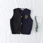 ベスト ニット 前開き キッズ 子供服 男の子 女の子 チョッキ Vネック ロゴ 刺繍 ボタン 男女兼用 おしゃれ 可愛い 無地 式服 通園 通学 通学着  80 90 100 110 120 130 140 ブラック ネイビー 入学式 卒業式 結婚式 発表会