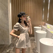 オールインワン  ロンパース コンビネゾン レディース 半袖 深Vネック オフショルダー ハイウエスト ショートパンツ 無地 シンプル 半ズボン カジュアル リゾート タウン おしゃれ 薄手 女性 婦人 春 夏 秋 ブラック 黒 グレー 灰 セクシー リラックス バックファスナー 背中開き 大人可愛い バルーンスリーブ