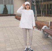 長袖Tシャツ 長袖カットソー レディース トップス プルオーバー 丸首 ラウンドネック 丈長め 無地 柄なし シンプル 単色 着回し力あり 定番 オーソドックス おしゃれ かわいい カジュアル ラフ ブラック 黒 ホワイト 白 女性用 婦人用