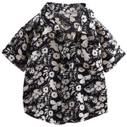 カジュアルシャツ キッズ 子ども服 子供服 男の子 女の子 お揃い ペアルック トップス 半袖 前開き 角襟 胸ポケット 総柄 花柄 フラワー 熊 クマ 動物 アニマル 幾何学模様 英字 カラフル ホワイト ブラック かわいい キュート クール かっこいい おしゃれ 春 夏