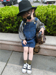 ジャンパースカート キッズ ベビー 子供服 デニム サロペット オーバーオール ワンピース ジャンスカ Aライン 膝丈 無地 ノースリーブ ジーンズ カジュアル シンプル ポケット バックスリット おしゃれ お洒落 デイリー 普段着 着回し 合わせやすい 子ども こども 赤ちゃん 幼児 女の子 女児 ガールズ 春 夏 秋