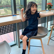 オールインワン つなぎ キッズ ベビー 子供 女の子 ノースリーブ 肩フリル ウイングショルダー 膝丈 ショートパンツ 無地 シンプル カジュアル おしゃれ かわいい お出かけ 女児 子ども こども 子供服