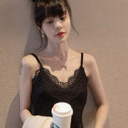 キャミソール レディース 女性 トップス インナー ノースリーブ 袖なし Vネック 肩紐調節可 レース シンプル お洒落 着回し 婦人服