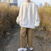 トレーナー メンズ 男性 トップス 長袖 丸首 ラウンドネック プルオーバー 起毛生地 もこもこ ふわふわ ゆったり 大きめ 無地 ホワイト ブラック シンプル カジュアル かわいい キュート クール かっこいい 秋 冬