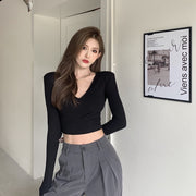 カットソー 長袖 ショート丈 レディース 女性用 トップス Vネック Tシャツ 無地 着回し 定番 大きいサイズあり おしゃれ カジュアル シンプル お出かけ 部屋着 デイリー デート 旅行 女の子 婦人服 白 黒 ベージュ ブラウン