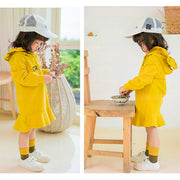 パーカーワンピース ミニワンピース 長袖 フード付き ミニ丈 ショート丈 子供服 キッズ スウェット スエット 裾フレア フリル 英字刺繍 シンプル かわいい カジュアル 女の子 女児 子供用 子ども服 こども服 80cm 90cm 100cm 110cm 120cm 130cm