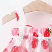 ワンピース ハット 2点セット ベビー キッズ 子供用 女の子 ノースリーブ 袖なし フリル レース いちご 果物 フルーツ 総柄 ギャザー Aライン 帽子 ぼうし お揃い お洒落 かわいい お出かけ 普段使い 女児 子供服