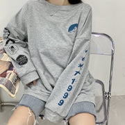 トレーナー 長袖 チュニック丈 レディース トップス クルーネック ラウンドネック ロゴ 英字 プリント オーバーサイズ カジュアル シンプル 可愛い おしゃれ ゆったり お出かけ ルームウェア 部屋着 外出 女の子 女性用 婦人用 白 黒 グレー
