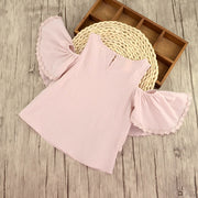 ブラウス 子供服 キッズ 女の子 シャツ トップス 半袖 フリル オープンショルダー フリルスリーブ 後ろボタン フラワーレース おしゃれ かわいい 無地 お出かけ 白 ピンク