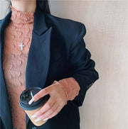 ブラウス レディース 女性用 トップス 長袖 ハイネック 透け感 ライン ウェーブ タイト おしゃれ 可愛い シンプル おでかけ 普段使い 婦人用 春 秋 ブラック ホワイト ベージュ ブラウン
