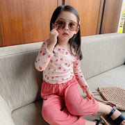 カットソー キッズ 子供服 子ども服 女の子 トップス 長袖 丸首 ラウンドネック クルーネック プルオーバー 薄手 総柄 花柄 フラワー お花 ピンク グリーン ホワイト ポップ カジュアル 華やか 可愛い キュート おしゃれ 春 夏