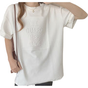 Tシャツ 半袖 レディース ラウンドネック 女性 単色 英字 ロゴ エンボス プルオーバー カジュアル シンプル おしゃれ ドロップショルダー 春 夏 ホワイト 白 ブラック 黒 グレー 灰 キャメル ネイビー 丸首 ソリッドカラー クルーネック 婦人服 普段着 着回し 定番
