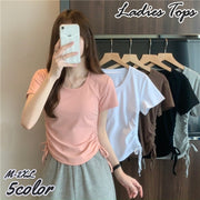 カットソー Tシャツ 半袖 レディース 女性 女子 大きいサイズ トップス プルオーバー ラウンドネック Uネック サイドシャーリング 無地 単色 スリム フィット感 シンプル ベーシック カジュアル 春夏 着回し力 定番 ブラック ホワイト グレー ブラウン ピンク 黒 白