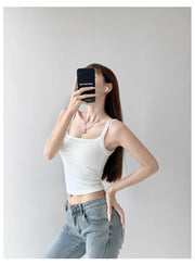 キャミソール レディース 女性用 トップス ショート丈 短め丈 重ね着風 フェイクレイヤード スクエアネック 無地 セクシー シンプル へそ出し 肌見せ おしゃれ カジュアル