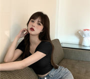 カットソー 半袖 Tシャツ レディース 女性 トップス ラウンドネック タイト ミニ丈 ショート丈 ヘソ出し 無地 単色 シンプル 着回し 婦人服 大きいサイズ