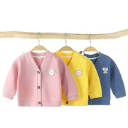 カーディガン キッズ ベビー 子供服 Vネック 長袖 ニット 前開き 前ボタン アップリケ ワッペン 単色 シンプル 男の子 女の子 カジュアル おしゃれ