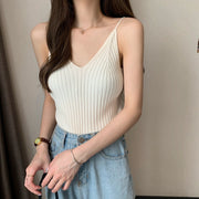 キャミソール リブニット Vネック トップス レディース 女性 シンプル かわいい おしゃれ 単色 無地 着回し ノースリーブ ロングシーズン カラバリ豊富 インナートップス 婦人用