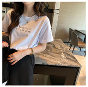 Tシャツ 半袖 レディース 女性用 クルーネック 英字 ロゴ入り ラウンドネック トップス 大きいサイズ有り シンプル カジュアル デイリー 普段使い お出かけ 着回し おしゃれ かわいい