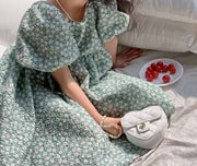 花柄ワンピース キッズ 女の子 子供服 半袖 膝丈 フレア Aライン スクエアネック バルーンスリーブ バックシャン プリント 花柄 可愛い 夏 春 秋 ハイウエスト ボリューム袖 背中あき バックコンシャス
