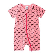 ロンパース カバーオール ツナギ 半袖 ベビー キッズ 赤ちゃん 乳幼児 新生児 子ども 子供服 ジップアップ 前開き 着脱かんたん 着せやすい 簡単お着替え 楽ちんオムツ交換 股開き ボディスーツ ジャンプスーツ ジッパー ファスナー プリント柄 シンプル カジュアル かわいい おしゃれ 普段着 部屋着 ルームウェア パジャマ ゆったり くつろぎ リラックス 女の子 男の子
