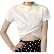 半袖カットソー Tシャツ レディース 婦人服 トップス ラウンドネック フロントクロス ツイスト ねじり ねじれ シャーリング ショート丈 着丈短め 無地 単色 シンプル おしゃれ カジュアル 普段使い お出かけ かわいい 大きいサイズ