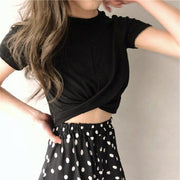 半袖カットソー Tシャツ レディース 婦人服 トップス ラウンドネック フロントクロス ツイスト ねじり ねじれ シャーリング ショート丈 着丈短め 無地 単色 シンプル おしゃれ カジュアル 普段使い お出かけ かわいい 大きいサイズ