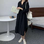 シャツワンピース 長袖 膝下丈 前開き フロントボタン 羽織り ミディアム丈 大きいサイズ レディース 女性 婦人用 レギュラーカラー 襟付き おしゃれ かわいい 体型カバー オーバーサイズ シンプル 無地 着回し ドロップショルダー