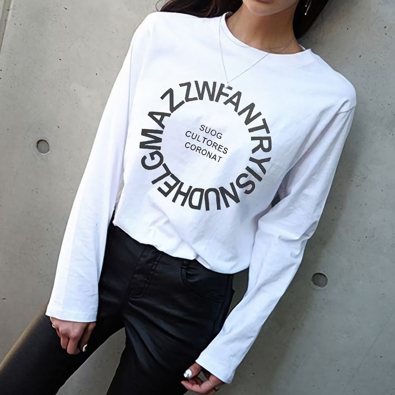 Tシャツ 長袖 レディース ラウンドネック カットソー 女性 英字ロゴ ロンT シンプル かっこいい クルーネック 重ね着 プルオーバー モノトーン 婦人用 英語 アルファベット